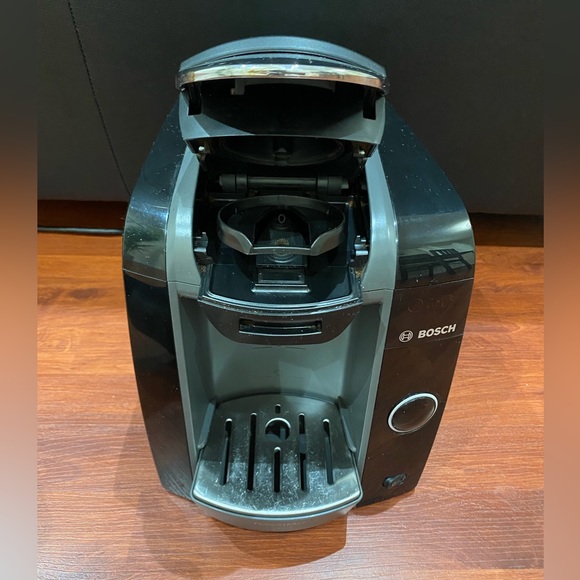 Bosch Tassimo T47 Single Serve Coffee Maker TAS4702UC/01 EUC w-Cleaning Disc - Picture 2 of 7